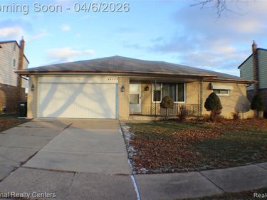 36134 Del Ray Drive, Sterling Heights, MI 48310
