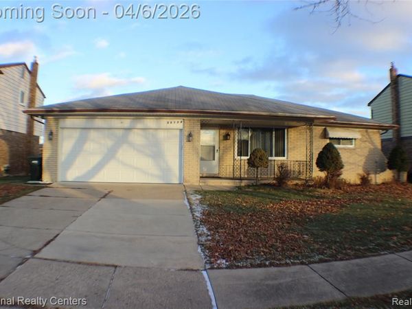 36134 Del Ray Drive, Sterling Heights, MI 48310