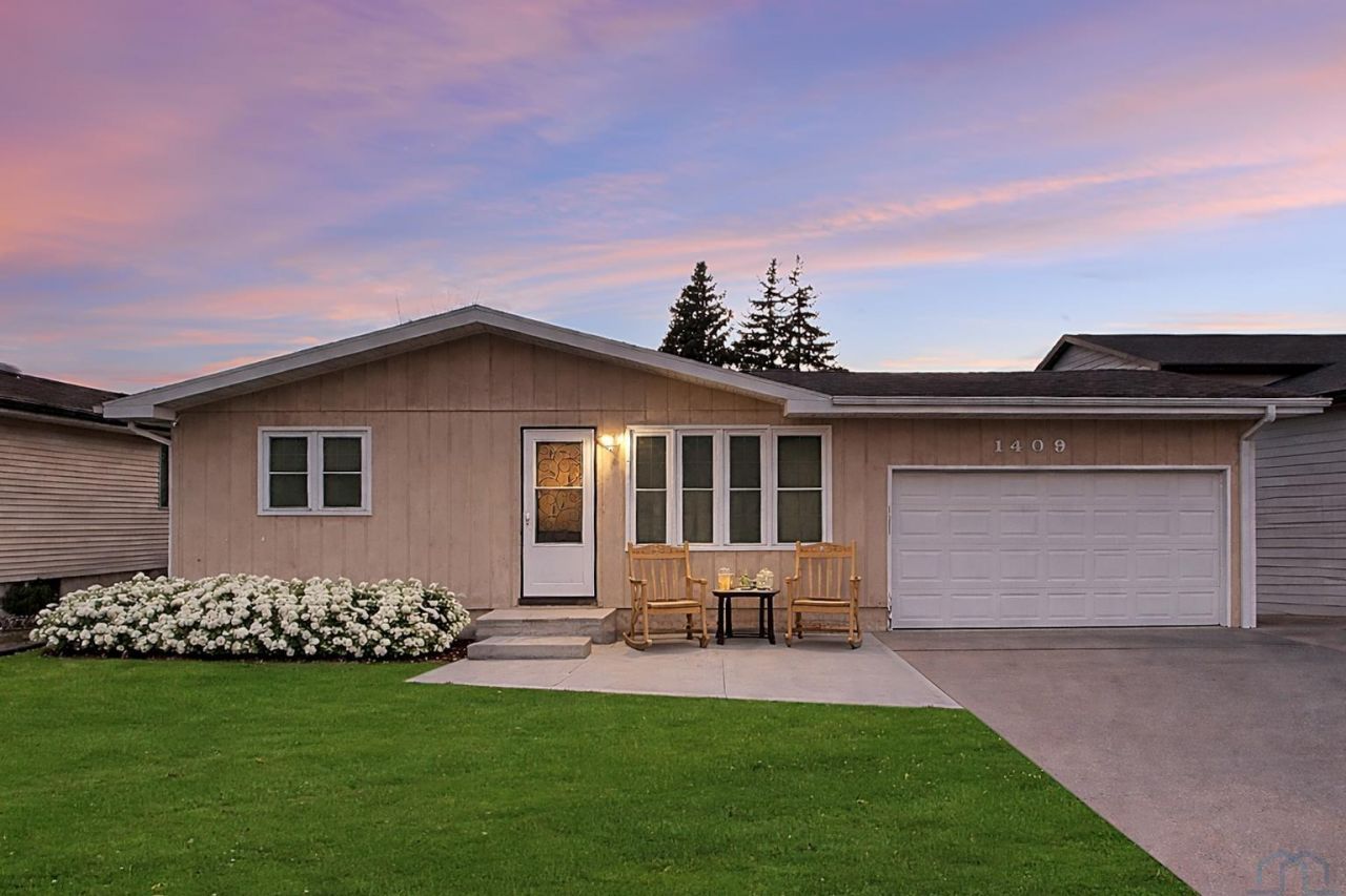 1409 F St, South Sioux City, NE 68776 Main Photo