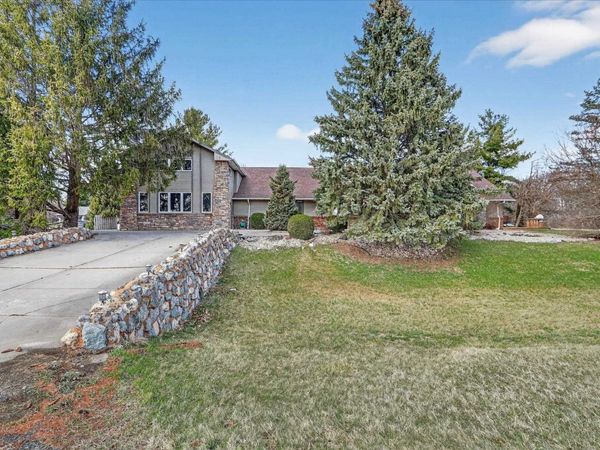 5992 Palisades Parkway, ROCKFORD, IL 61109