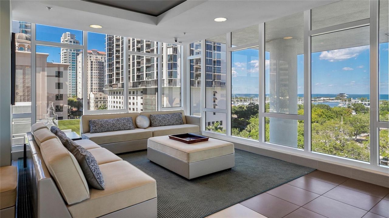 175 1st Street S, Unit 704, Saint Petersburg, FL 33701 Photo