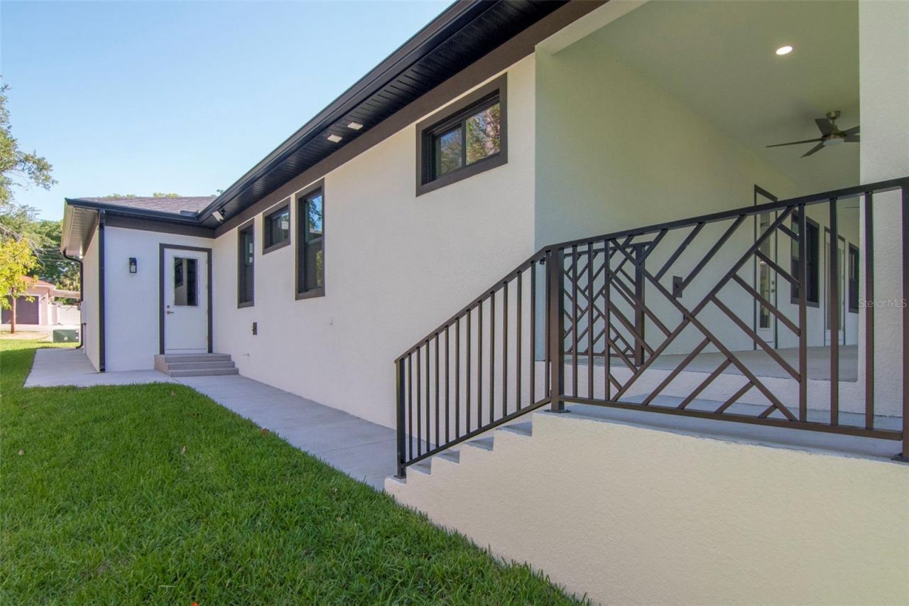 108 Irwin Street E, Safety Harbor, FL 34695 Photo