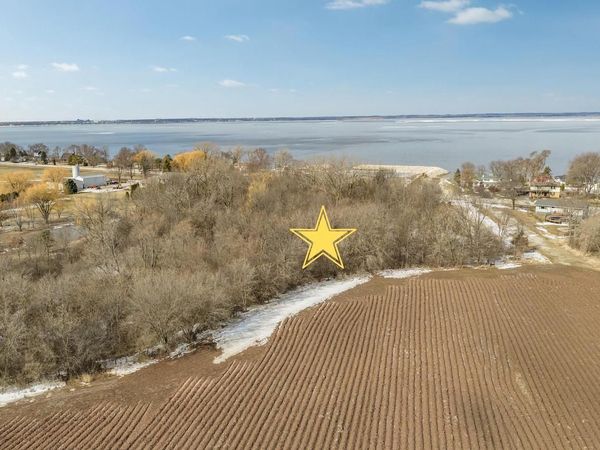 3276 NICOLET DRIVE, Green Bay, WI 54311