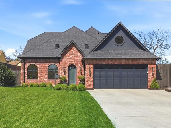 1123 Bedford Drive, Nichols Hills, OK 73116