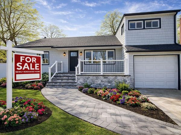 207 Wright Street, Westbury, NY 11590