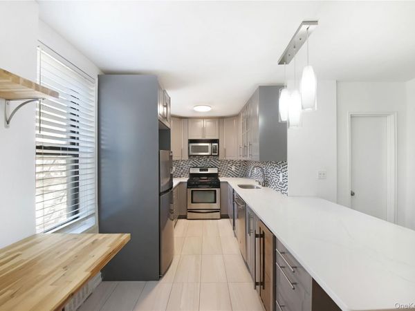 488 Ocean Parkway, Unit 6C, Brooklyn, NY 11218