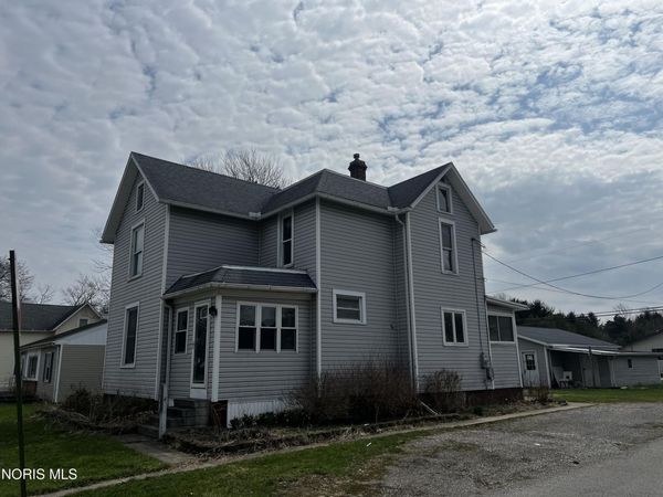 203 E Perrin Avenue, McComb, OH 45858