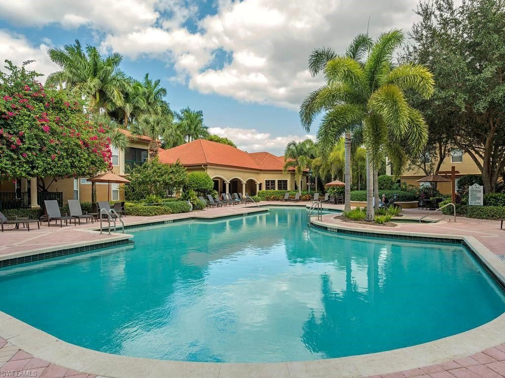 8930 Colonnades Ct E, Unit 627, Bonita Springs, FL 34135 Photo