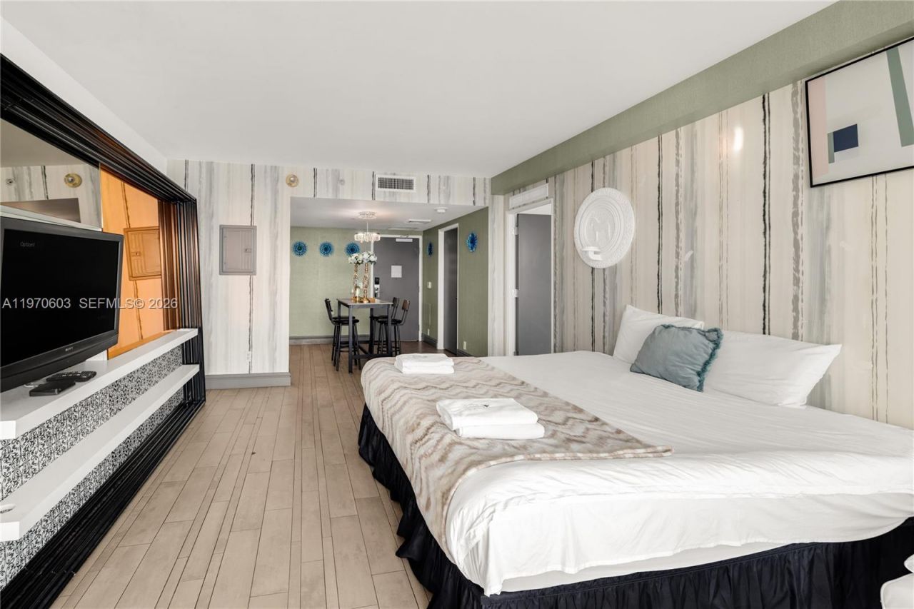 1100 West Ave , Unit 520, Miami Beach, FL 33139 Photo