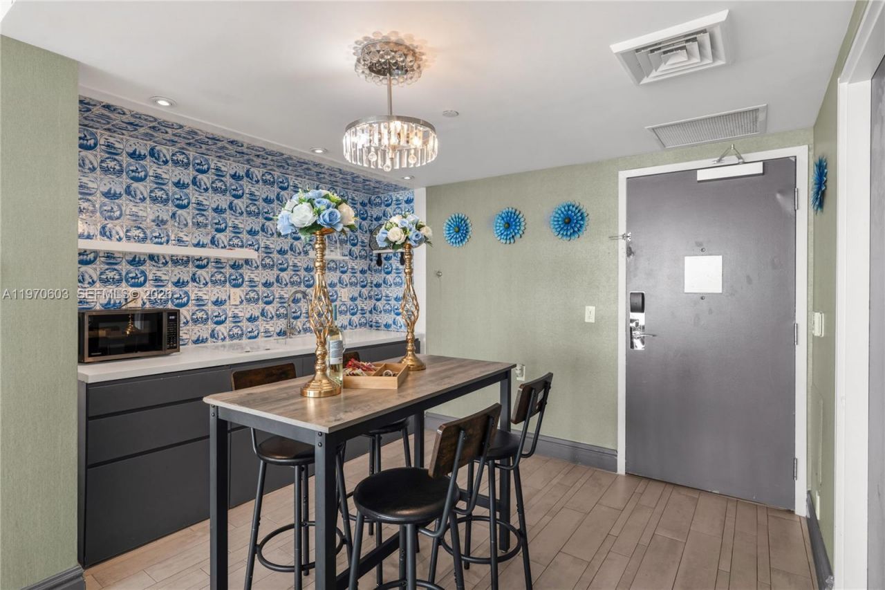 1100 West Ave, Unit 520, Miami Beach, FL 33139 Photo