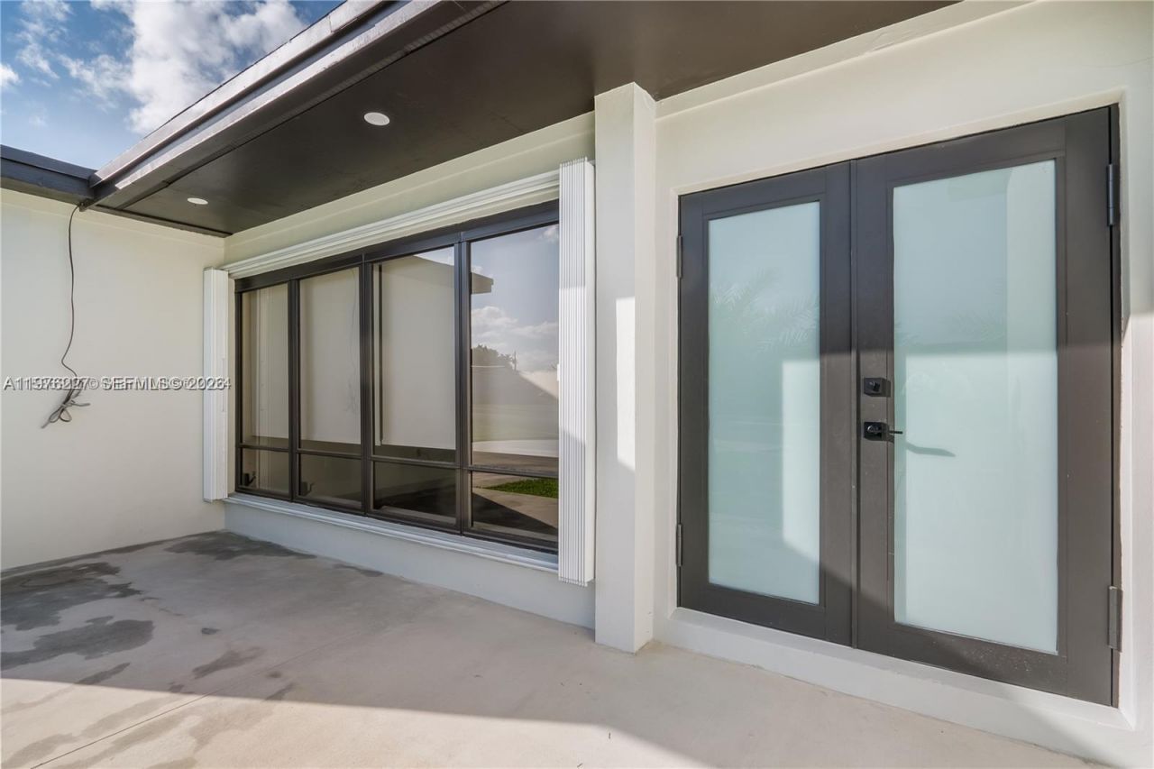 8421 SW 27th Ter , Miami, FL 33155 Photo