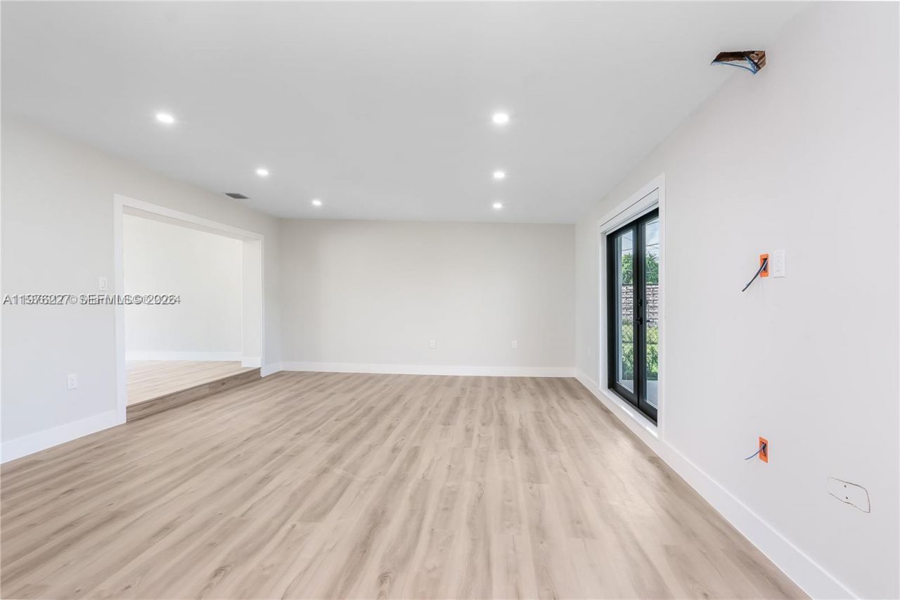 8421 SW 27th Ter , Miami, FL 33155 Photo