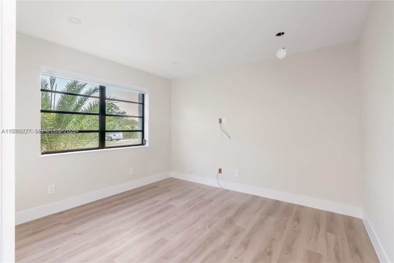 8421 SW 27th Ter , Miami, FL 33155 Photo