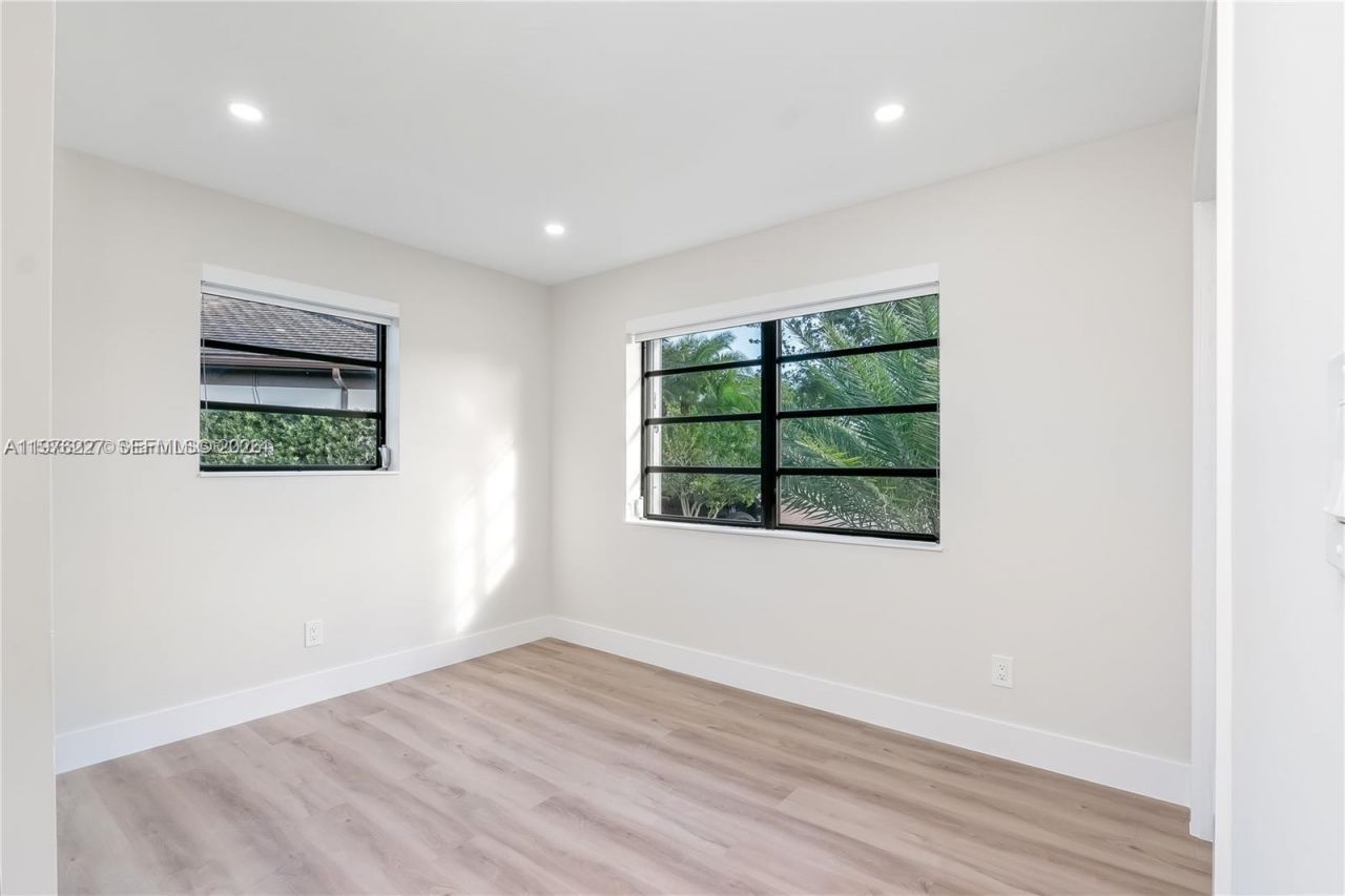 8421 SW 27th Ter , Miami, FL 33155 Photo