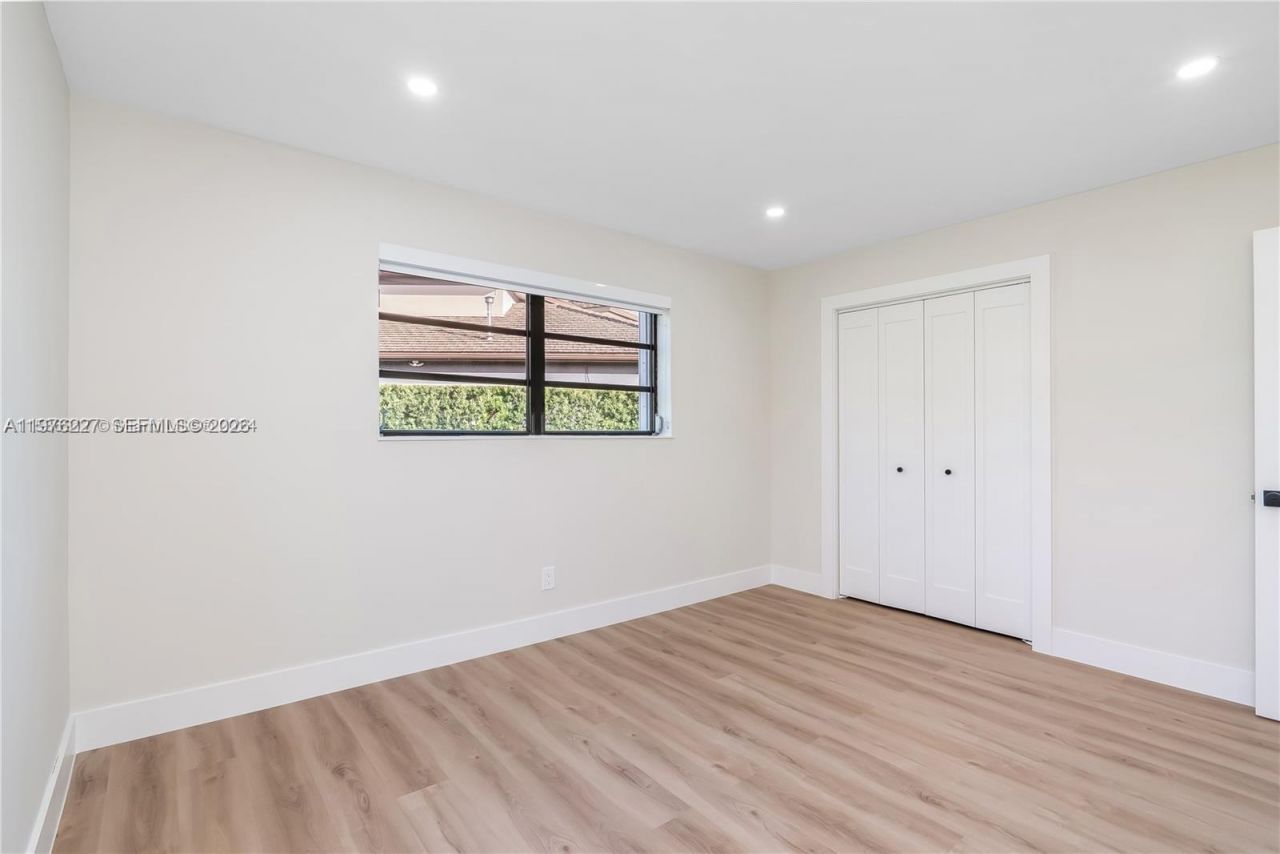 8421 SW 27th Ter , Miami, FL 33155 Photo