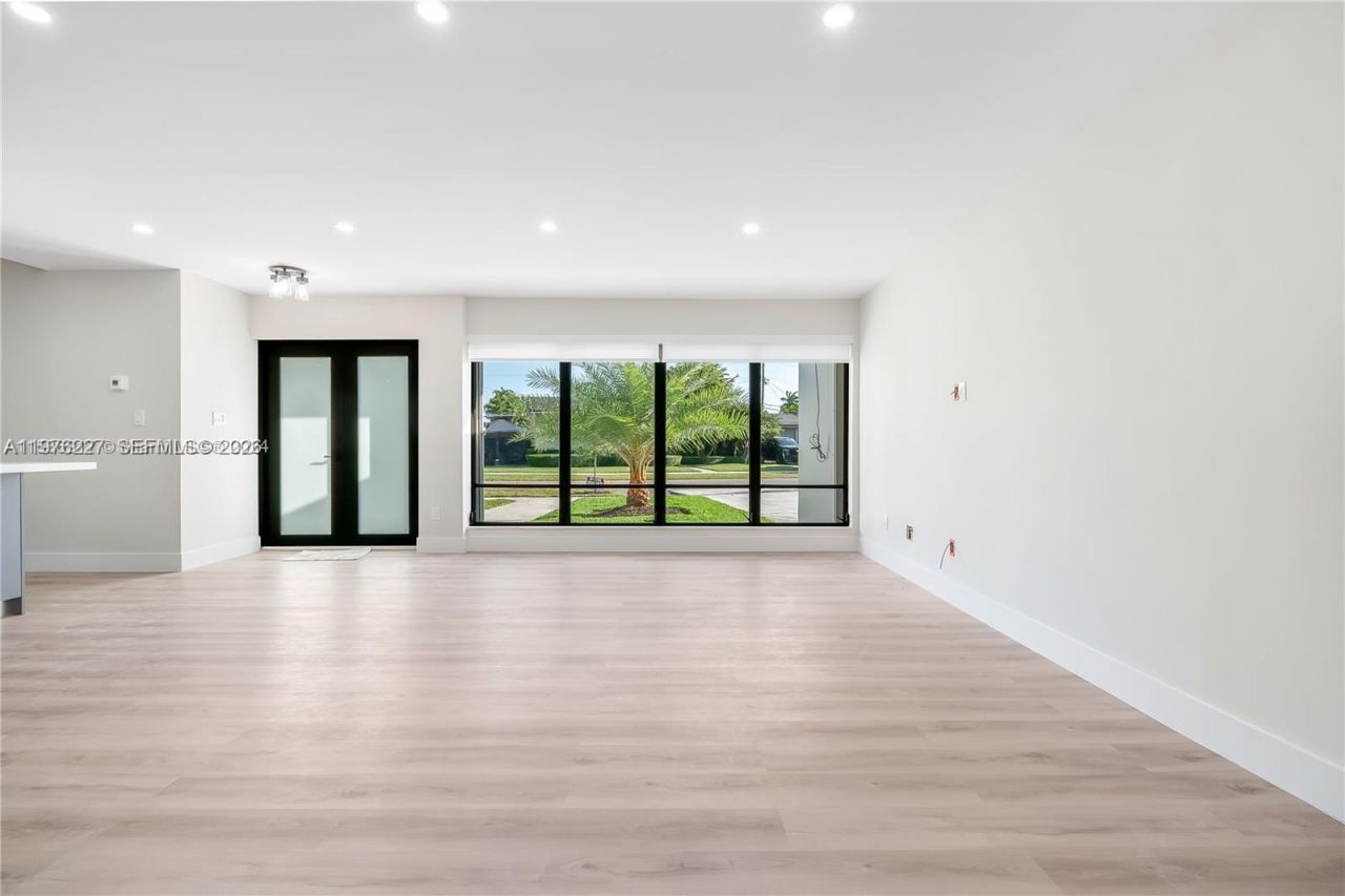 8421 SW 27th Ter , Miami, FL 33155 Photo