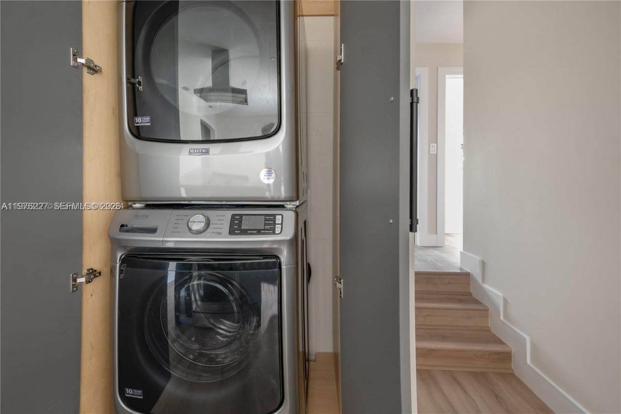 8421 SW 27th Ter , Miami, FL 33155 Photo