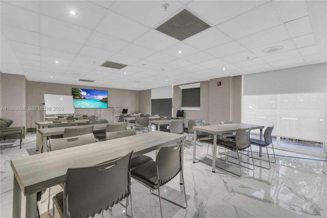 185 SE 14th Ter , Unit 1611, Miami, FL 33131 Photo