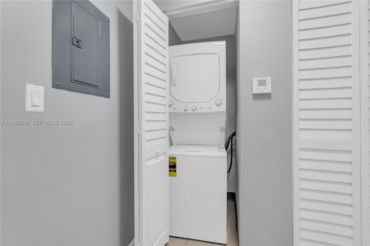 185 SE 14th Ter , Unit 1611, Miami, FL 33131 Photo