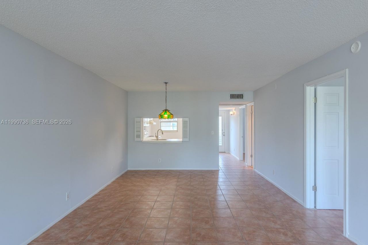 9325 Lagoon Pl , Unit 105, Davie, FL 33324 Photo