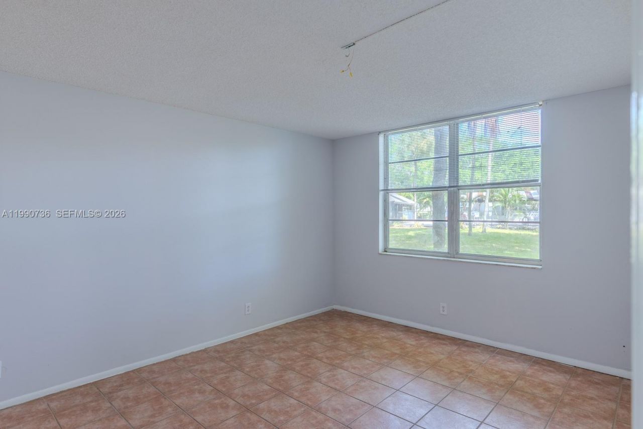 9325 Lagoon Pl , Unit 105, Davie, FL 33324 Photo