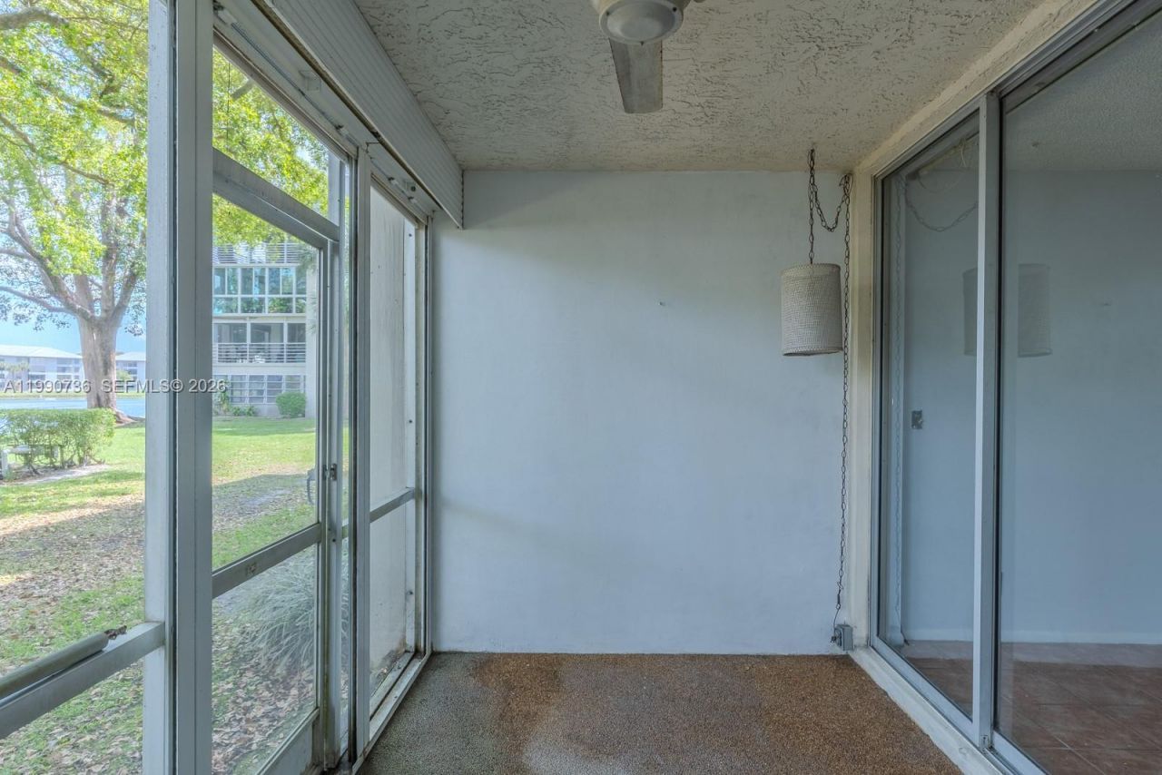 9325 Lagoon Pl , Unit 105, Davie, FL 33324 Photo