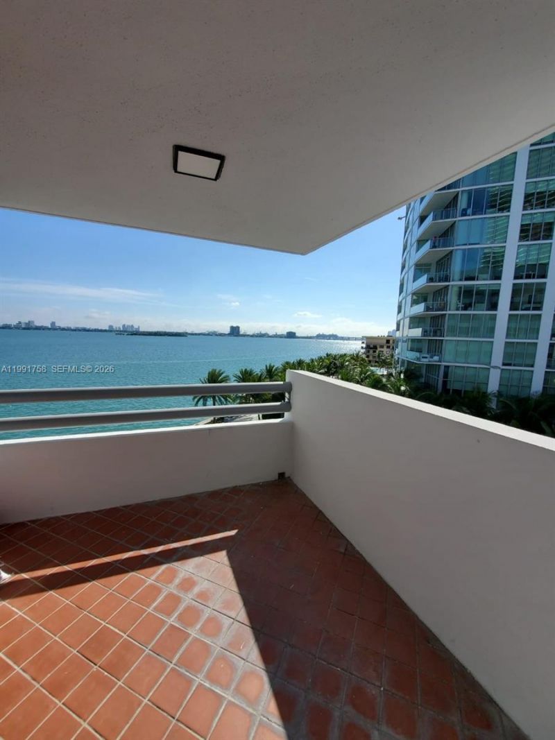555 NE 30th St , Unit 502, Miami, FL 33137 Photo