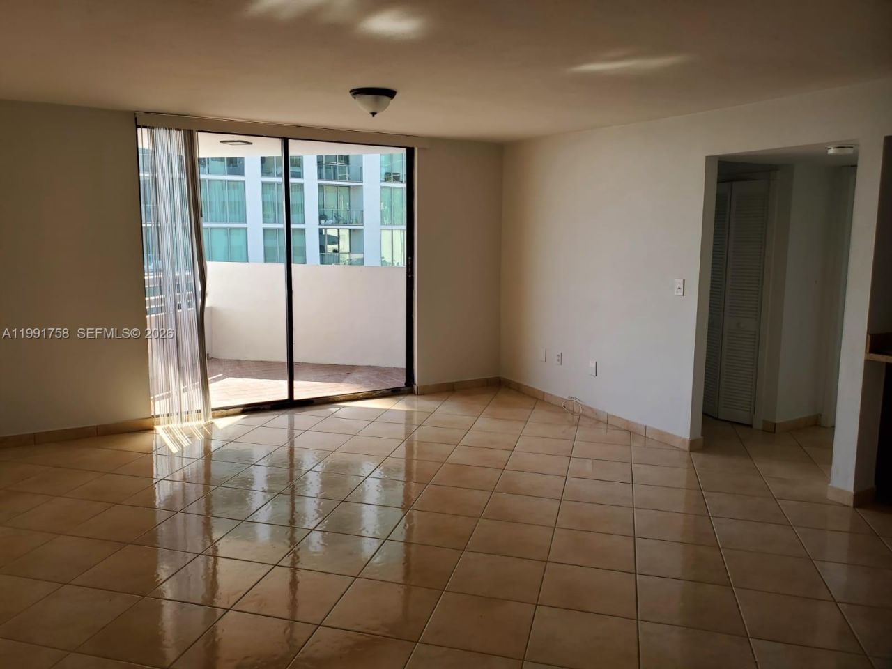 555 NE 30th St , Unit 502, Miami, FL 33137 Photo