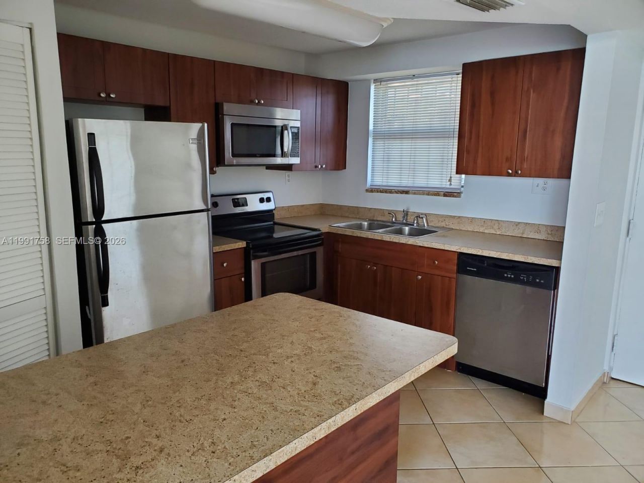 555 NE 30th St , Unit 502, Miami, FL 33137 Photo