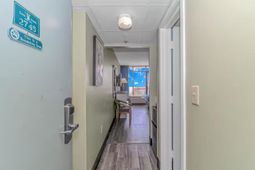 202 73rd Ave. N photo 4