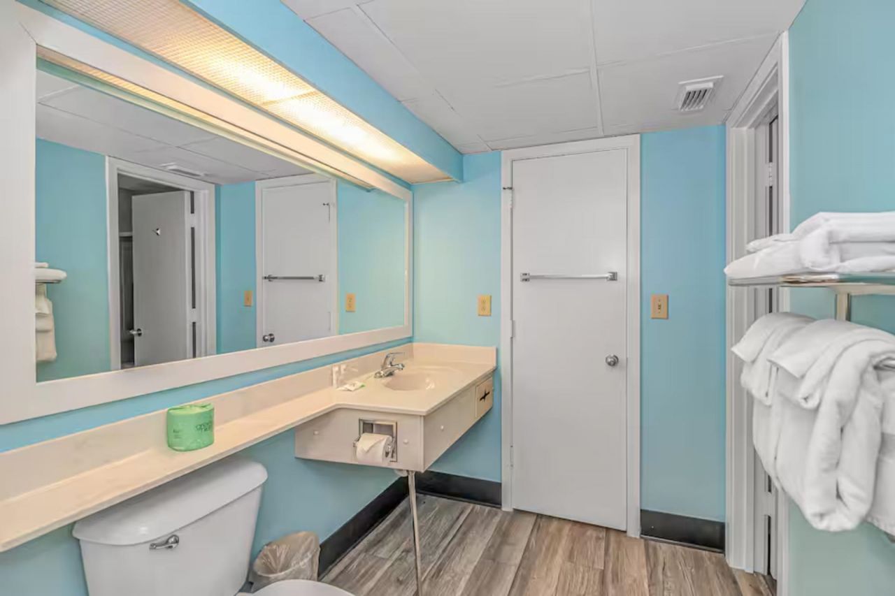 202 73rd Ave. N Photo 23