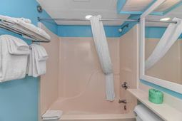 202 73rd Ave. N photo 4