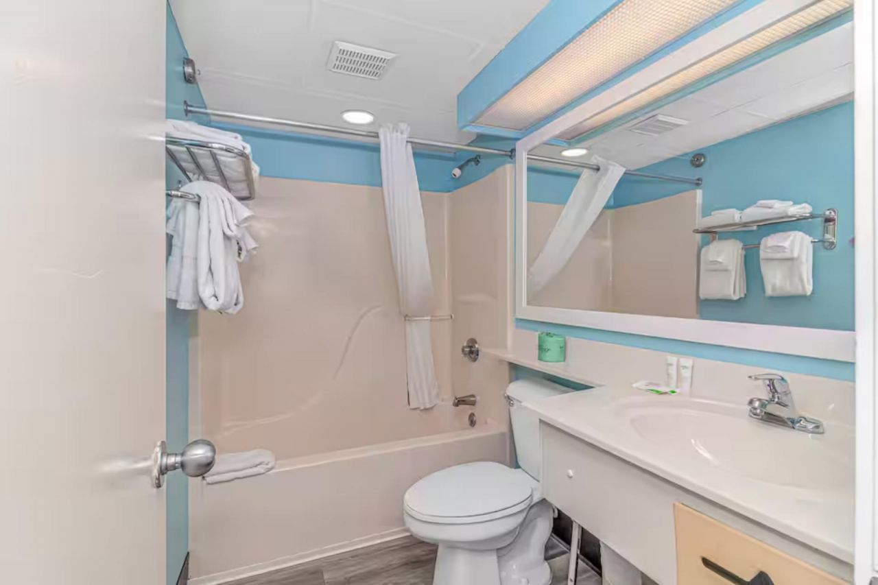 202 73rd Ave. N Photo 7