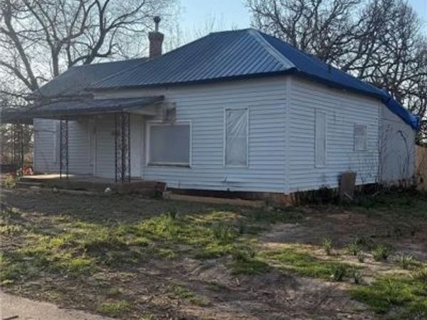 174 Maple Street , Stoutland, MO 65567