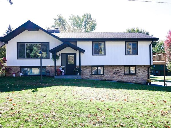 4696 Flag Avenue N, New Hope, MN 55428