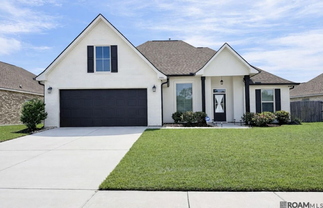 9994 Stratford Dr, Denham Springs, LA 70726 Main Photo