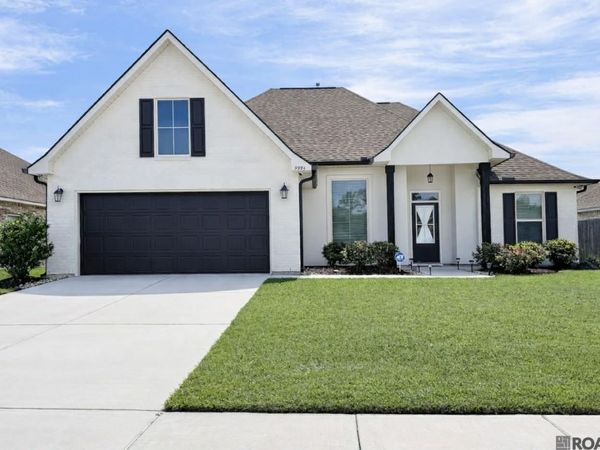 9994 Stratford Dr, Denham Springs, LA 70726