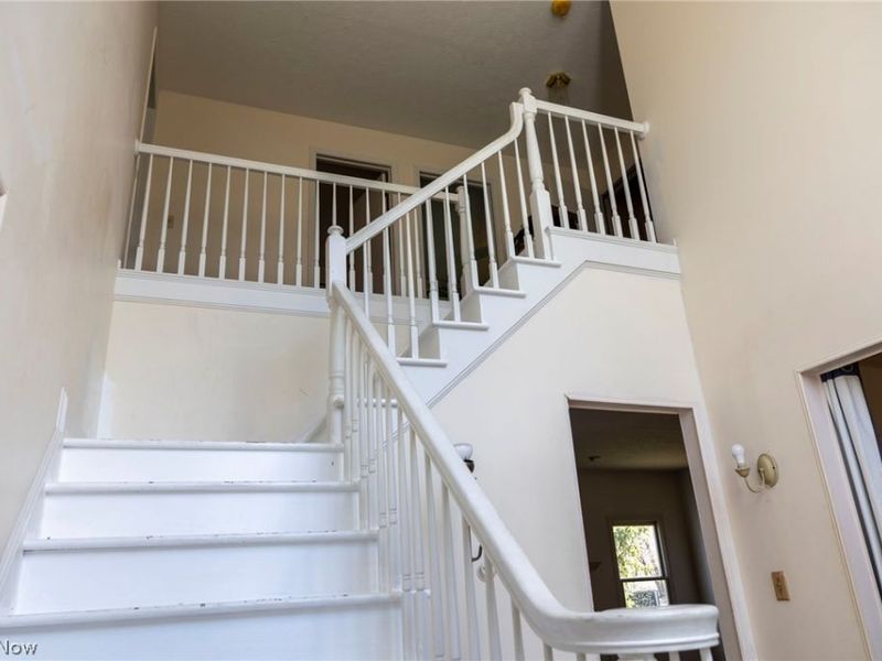 7571 Pleasant Run Drive, Seven Hills, OH 44131 Photo 10