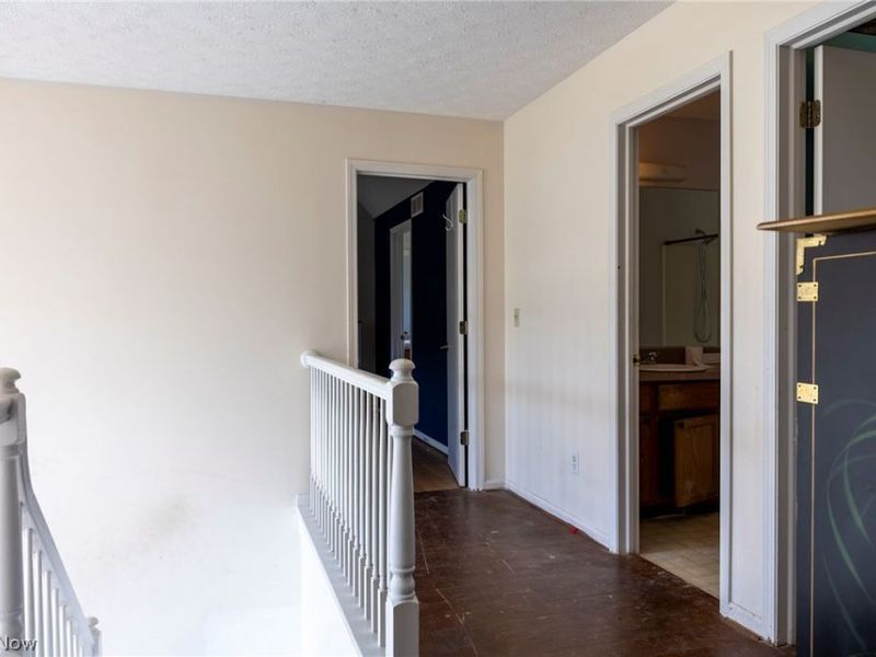 7571 Pleasant Run Drive, Seven Hills, OH 44131 Photo 16