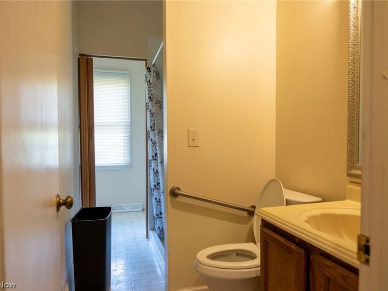 7571 Pleasant Run Drive, Seven Hills, OH 44131 Photo 24