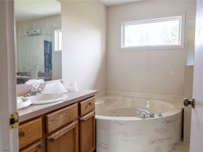 7571 Pleasant Run Drive, Seven Hills, OH 44131 Photo 25