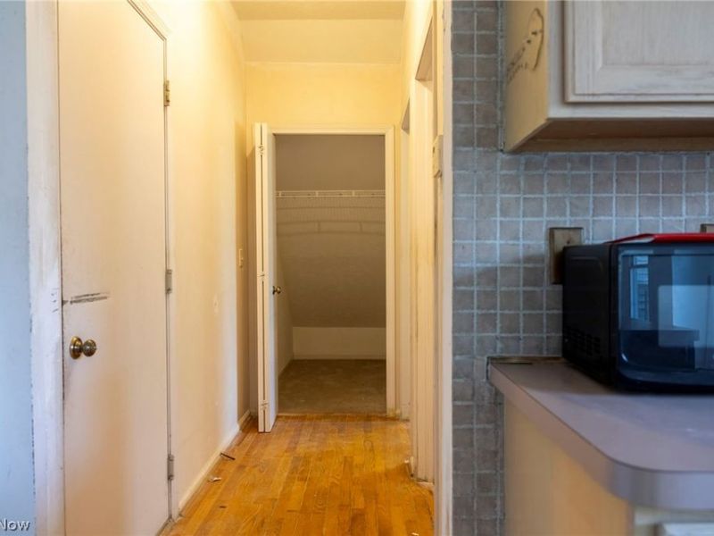 7571 Pleasant Run Drive, Seven Hills, OH 44131 Photo 26