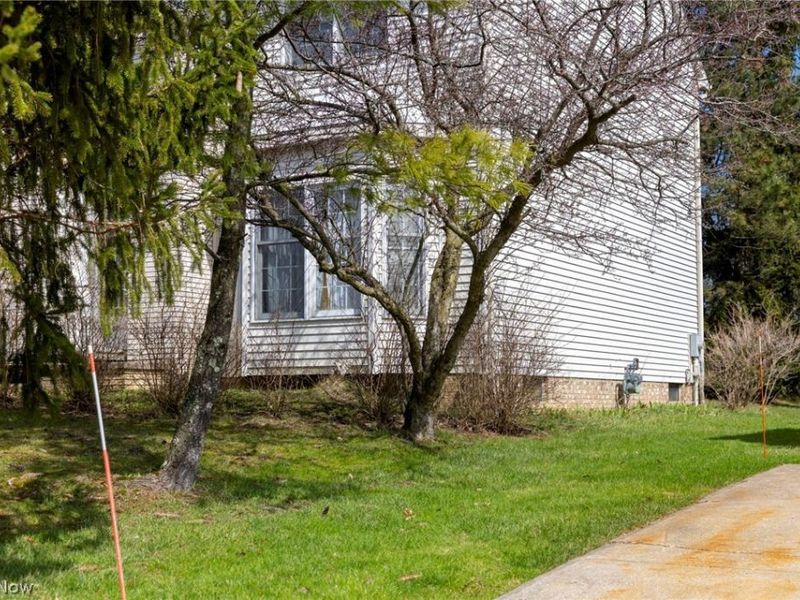 7571 Pleasant Run Drive, Seven Hills, OH 44131 Photo 4