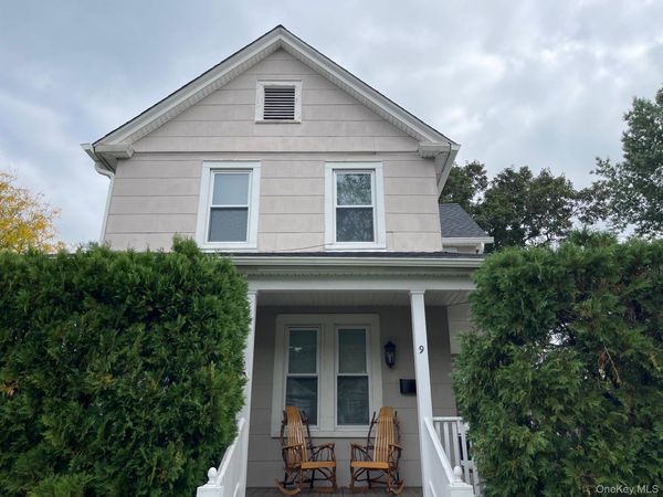 9 N Maryland Avenue , Port Washington, NY 11050