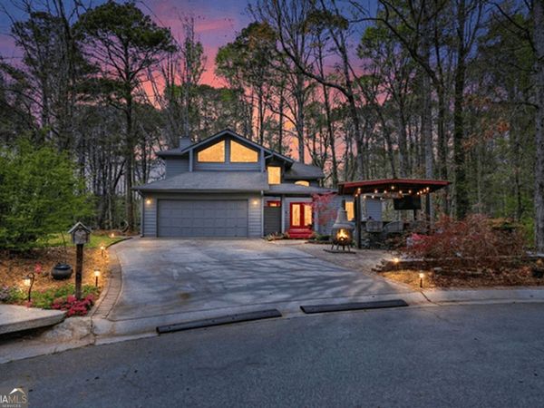 596 Willowgreen Court SE, Conyers, GA 30094