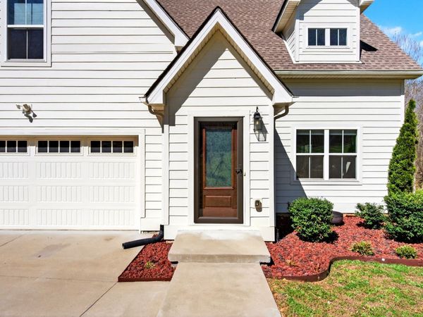 731 Hogan Rd, Clarksville, TN 37043