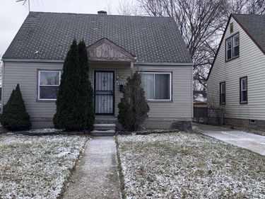 8494 Heyden Street, Detroit, MI 48228