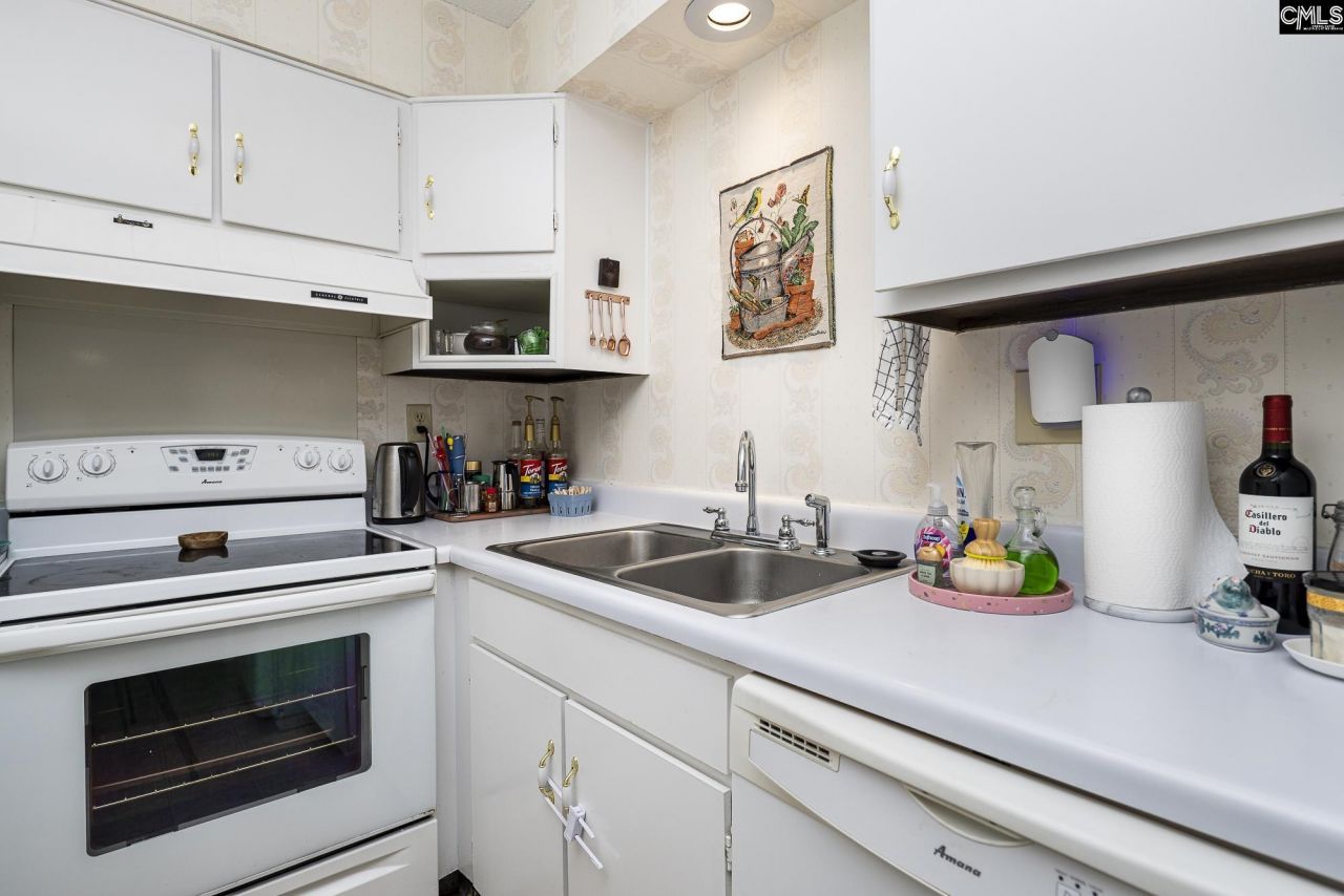 1825 Saint Julian Place  Photo 13