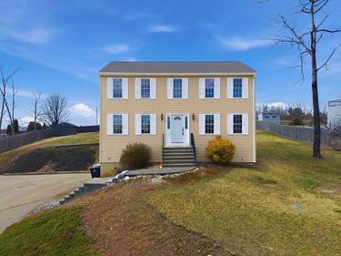 69 Ellis Rd, Southbridge, MA 01550