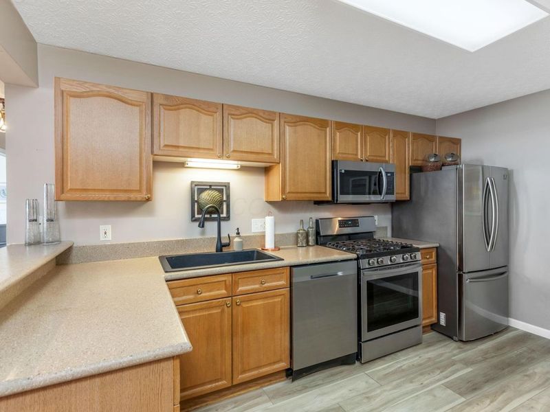 2601 Landings Way, Grove City, OH 43123 Photo 9